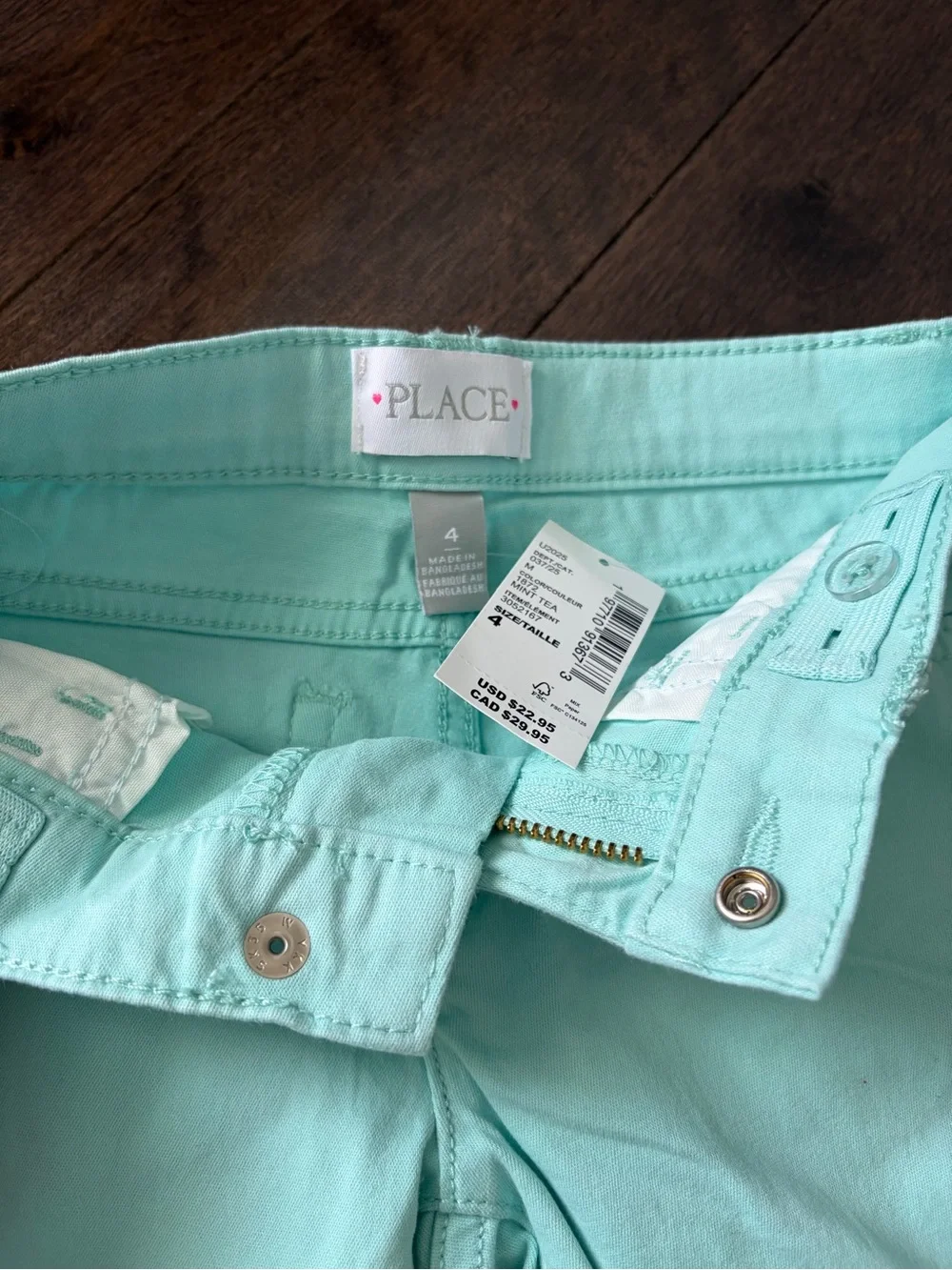 NWT The Children's Place Mint Green Girls' Roll-Cuff Shorts size 4